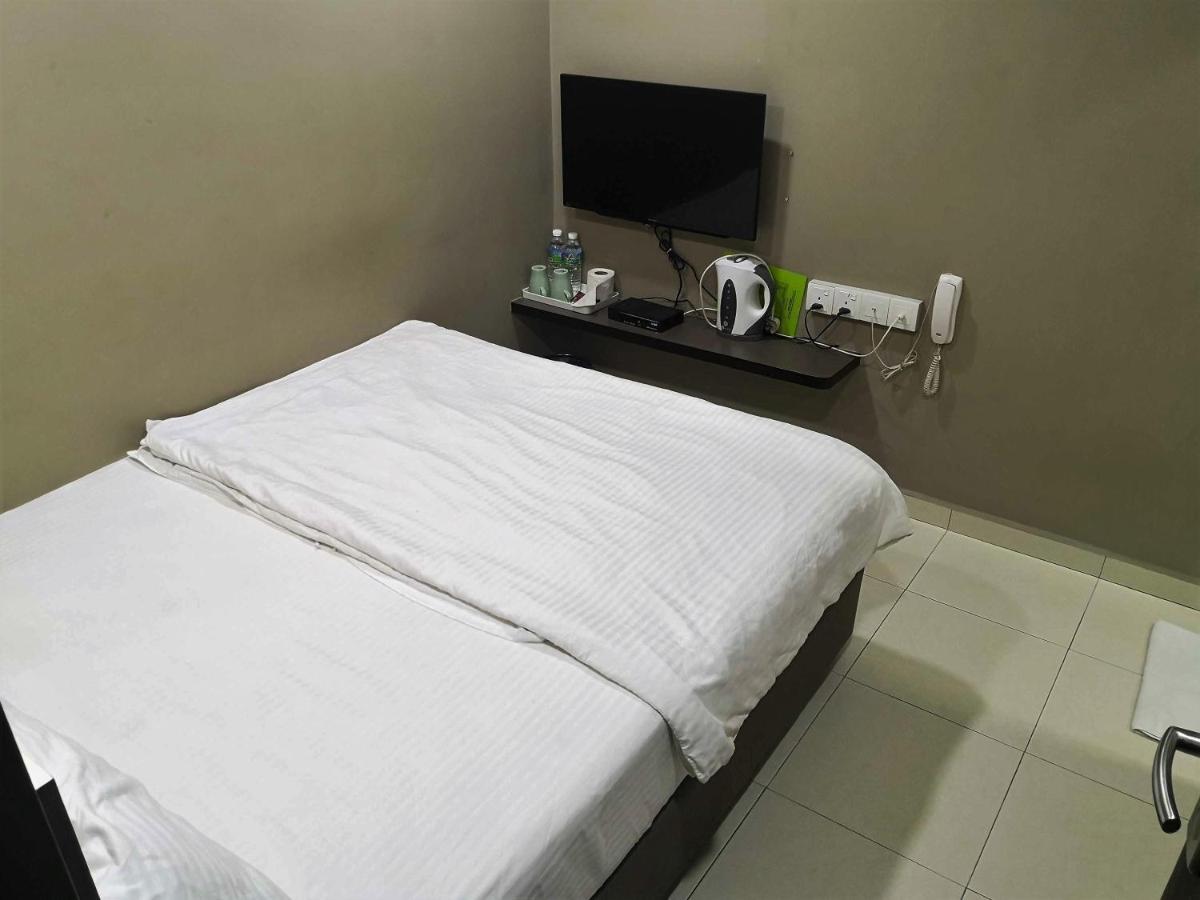 Tropika Garden Hotel Kulai Johor Bahru Bagian luar foto