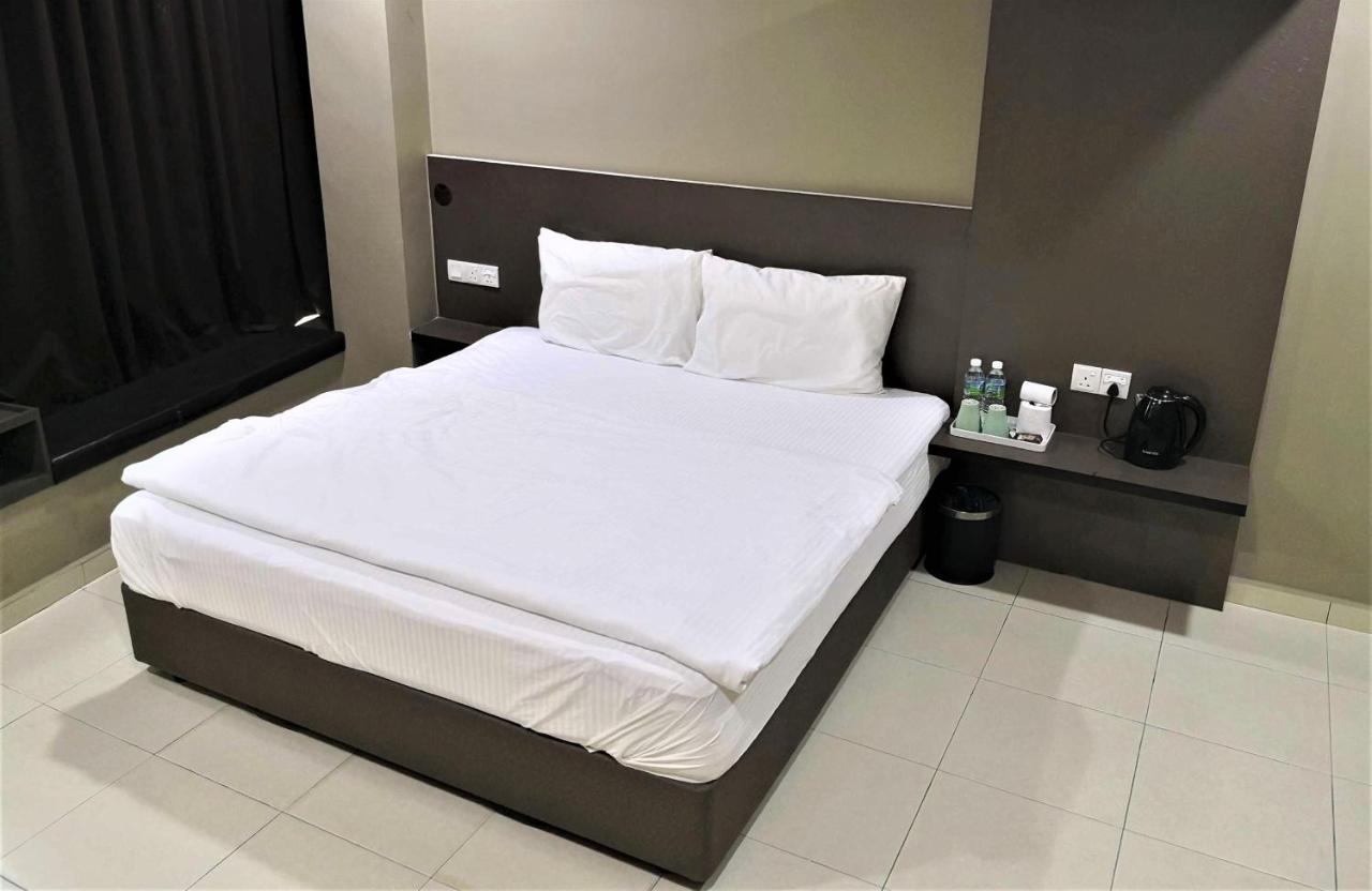 Tropika Garden Hotel Kulai Johor Bahru Bagian luar foto