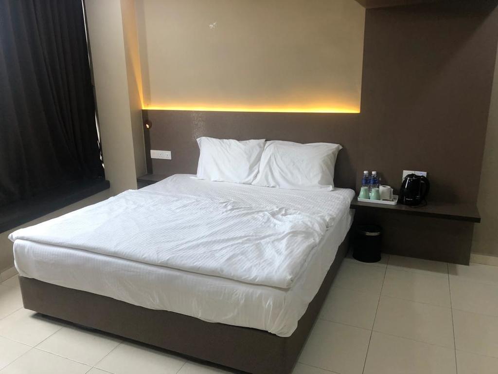 Tropika Garden Hotel Kulai Johor Bahru Bagian luar foto